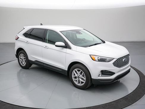 Certified 2024 Ford Edge SEL w/ Convenience Package image 2