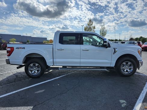 Used 2023 Ford F150 Lariat w/ Trailer Tow Package image 13