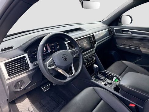 Used 2023 Volkswagen Atlas Cross Sport SEL R-Line image 9
