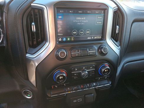 Used 2021 Chevrolet Silverado 1500 LT image 23