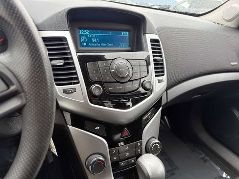 Used 2015 Chevrolet Cruze LT FWD image 22