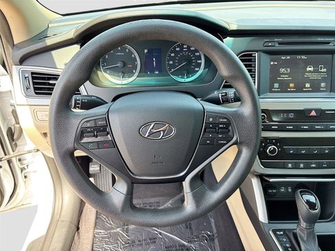 Used 2016 Hyundai Sonata SE FWD image 11