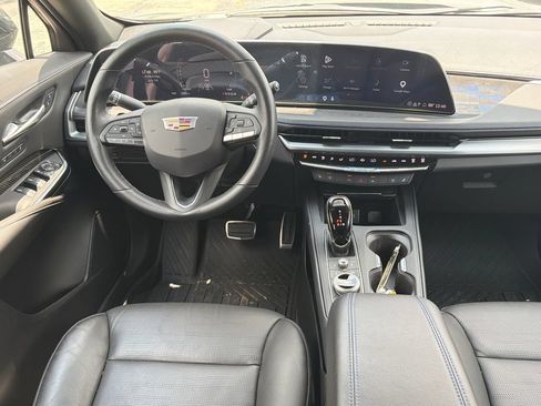 Used 2025 Cadillac XT4 Sport FWD image 27