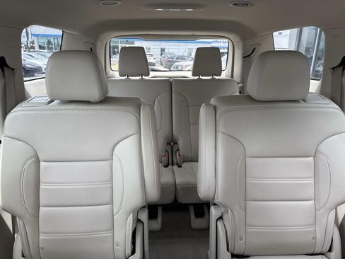 Used 2023 GMC Acadia Denali AWD/4WD image 10