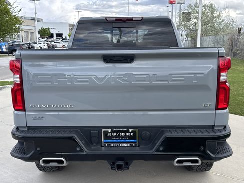 Used 2024 Chevrolet Silverado 1500 LT Trail Boss w/ Convenience Package II AWD/4WD image 4