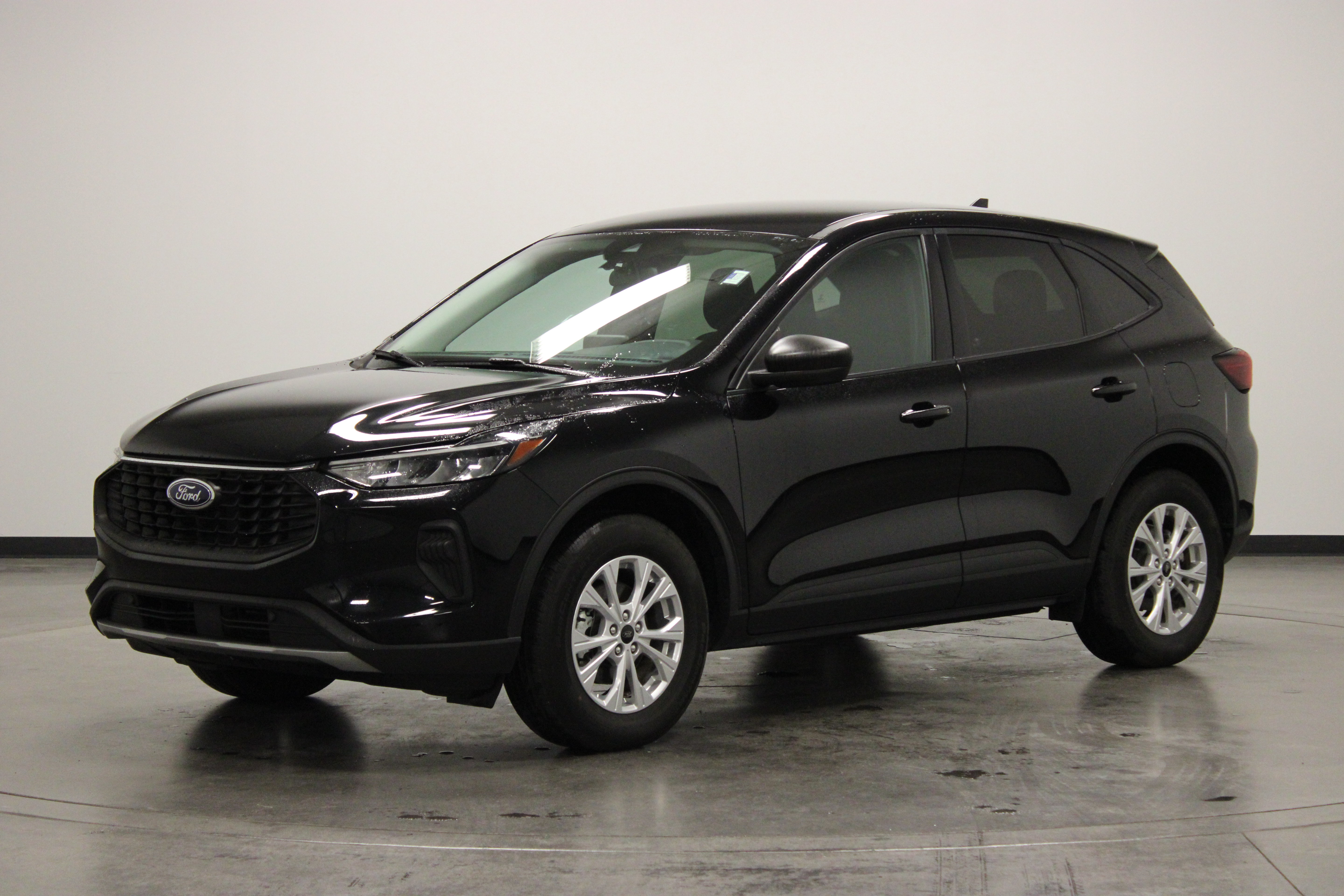 Used 2025 Ford Escape Active AWD/4WD image 4