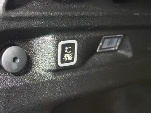 Used 2023 Jeep Grand Cherokee L Limited RWD image 28