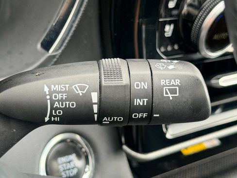 Used 2023 Toyota Highlander Platinum FWD image 44
