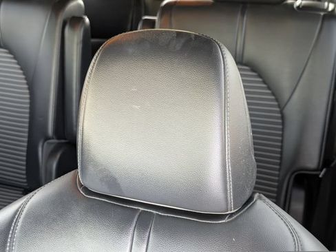 Used 2021 Toyota Highlander XSE AWD/4WD image 17