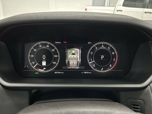 Used 2018 Land Rover Discovery HSE image 22