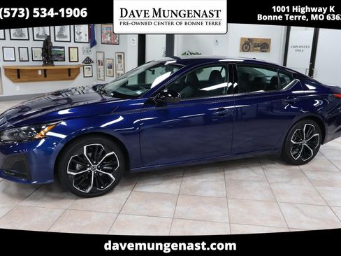 Used 2024 Nissan Altima 2.5 SR FWD image 1
