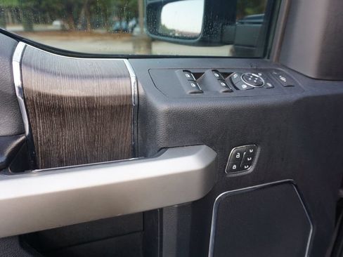 Used 2020 Ford F250 Lariat w/ Lariat Ultimate Package AWD/4WD image 4