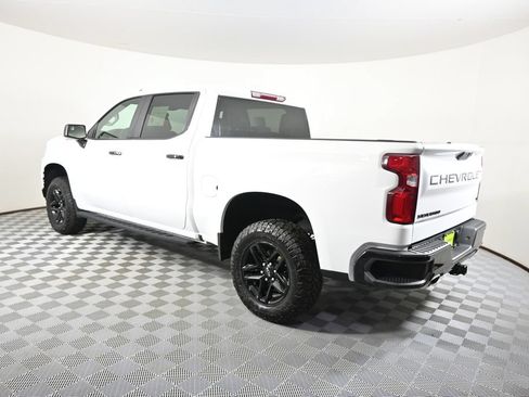 Used 2022 Chevrolet Silverado 1500 LT Trail Boss w/ Bed Protection Package AWD/4WD image 4