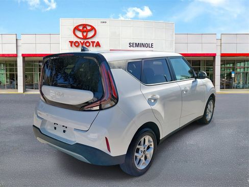 Used 2025 Kia Soul LX w/ LX Technology Package image 3