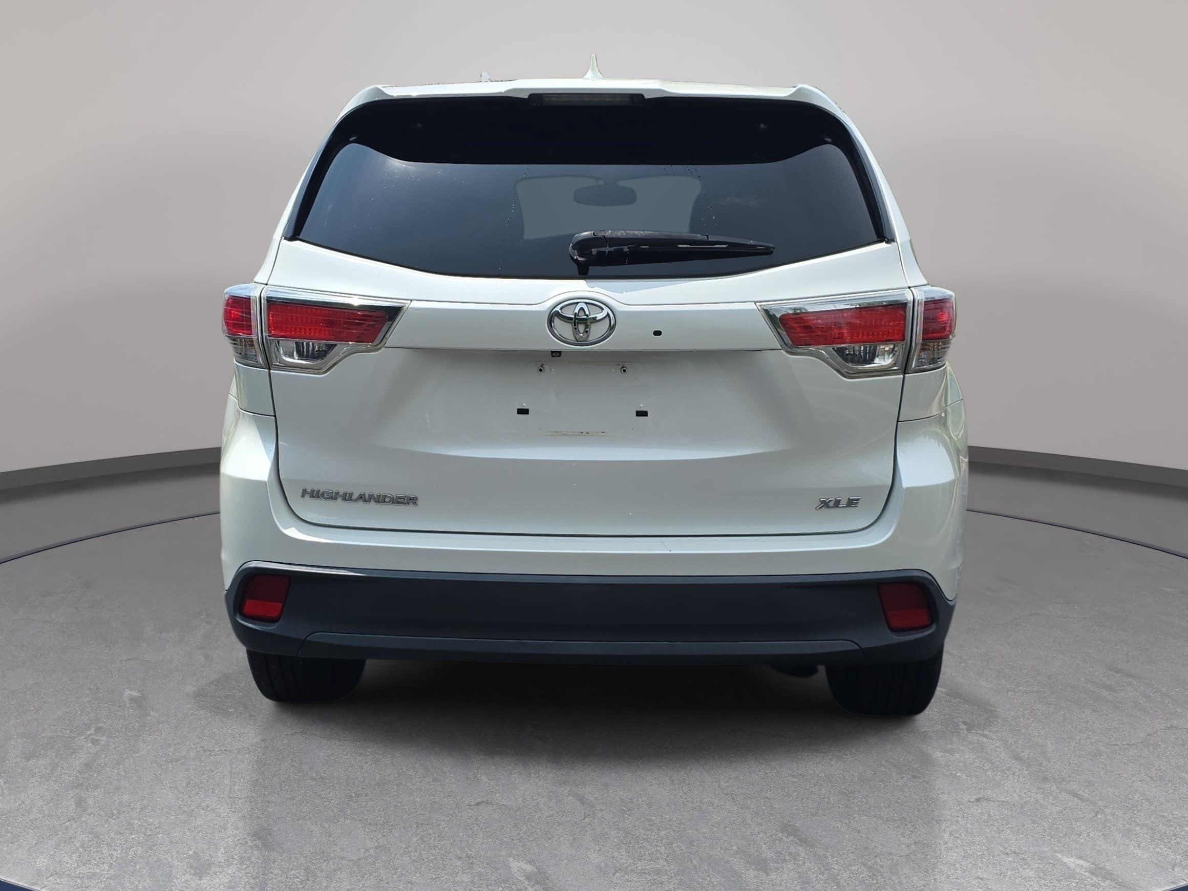 Used 2015 Toyota Highlander XLE FWD image 6