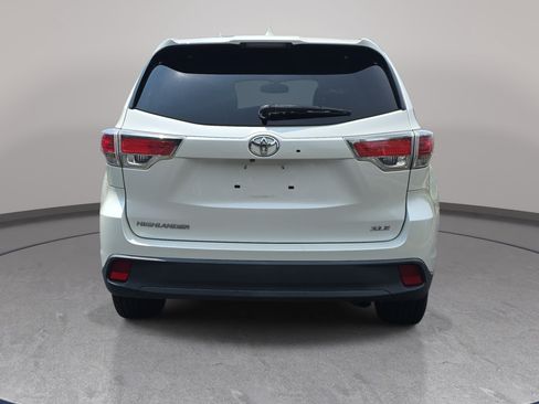 Used 2015 Toyota Highlander XLE FWD image 6