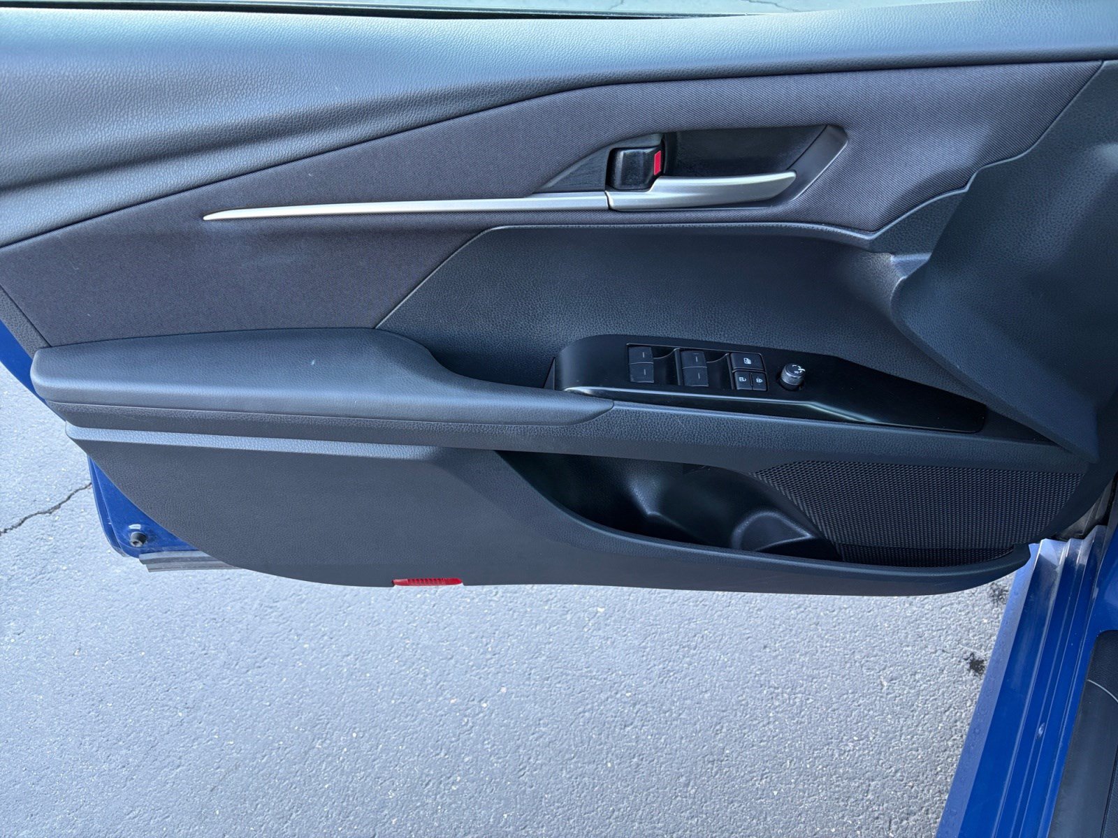 Used 2025 Toyota Camry LE FWD image 9