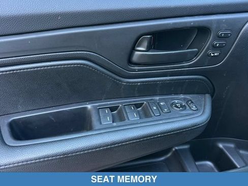 Certified 2025 Honda Odyssey EX-L image 13