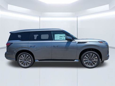New 2026 INFINITI QX80 Luxe RWD image 3