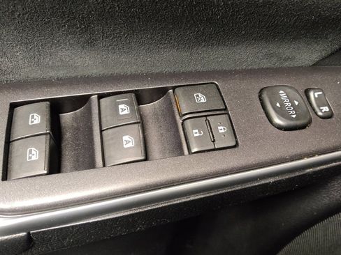 Used 2015 Toyota Camry XSE image 27