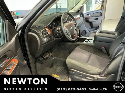 Used 2013 Chevrolet Avalanche LS w/ All-Star Edition RWD image 6