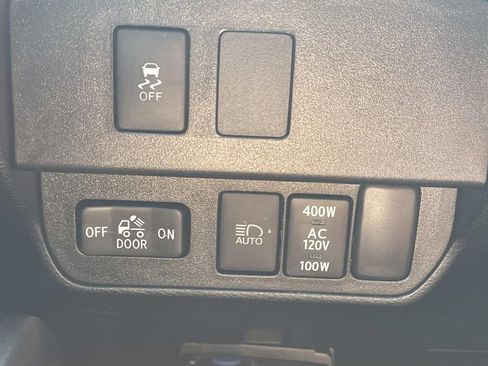 Used 2021 Toyota Tacoma TRD Off-Road w/ TRD Premium Off Road Package AWD/4WD image 30