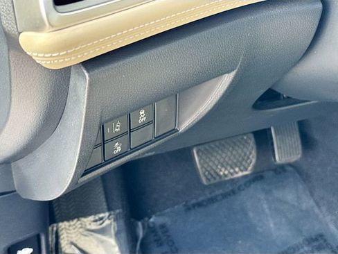 Certified 2021 Honda Clarity Plug-In Hybrid image 10