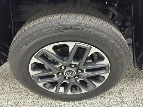 Used 2023 Toyota Tundra Limited image 15
