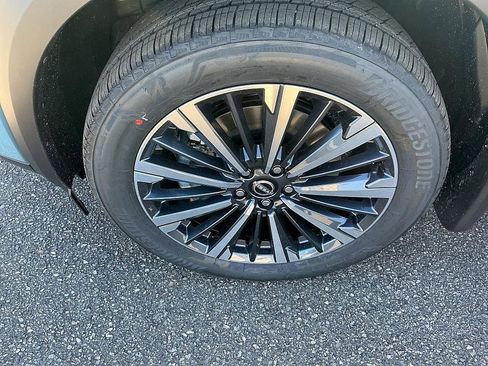 New 2026 Nissan Pathfinder Platinum image 7