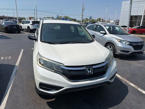 Used 2015 Honda CR-V LX image 2