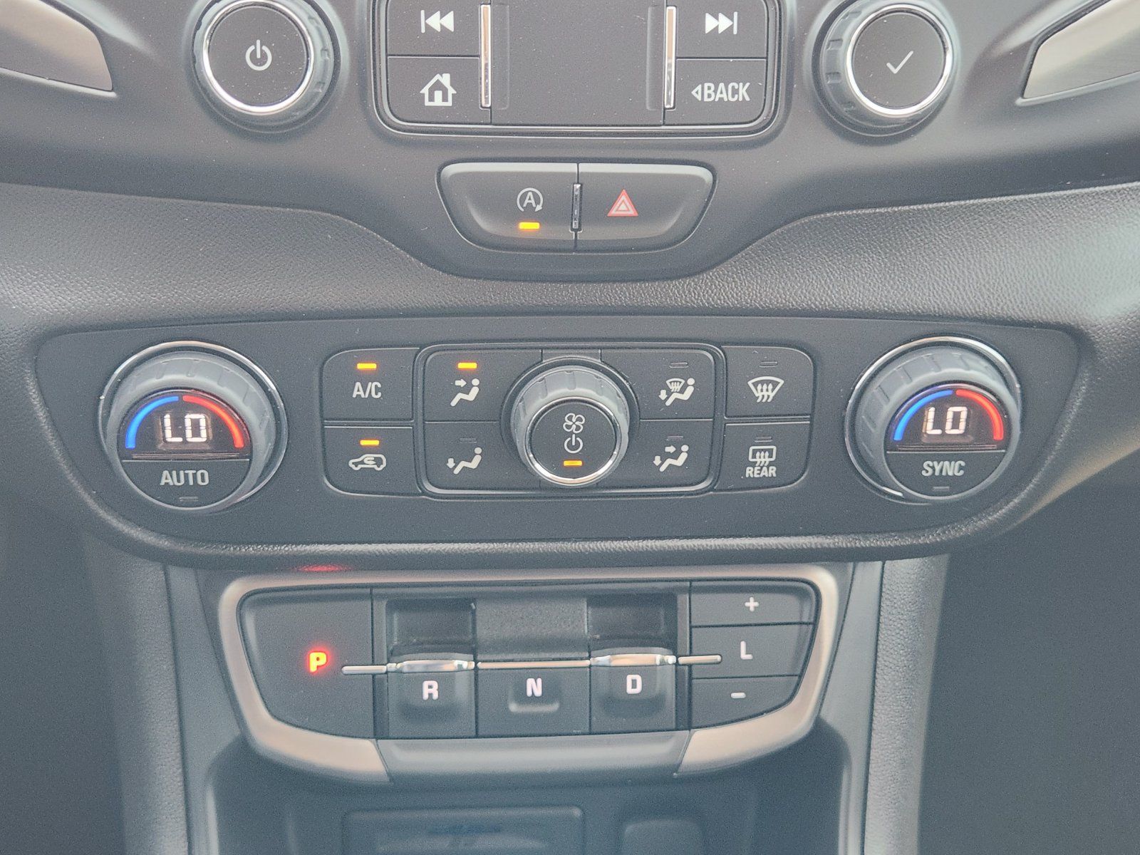 Used 2023 GMC Terrain AT4 AWD/4WD image 19