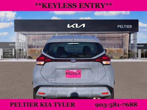 Used 2021 Nissan Kicks SV image 6