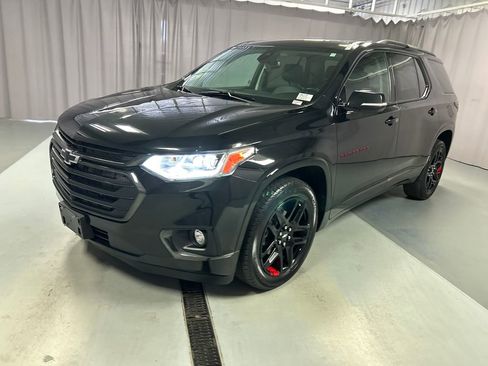 Used 2021 Chevrolet Traverse Premier w/ Redline Edition image 3