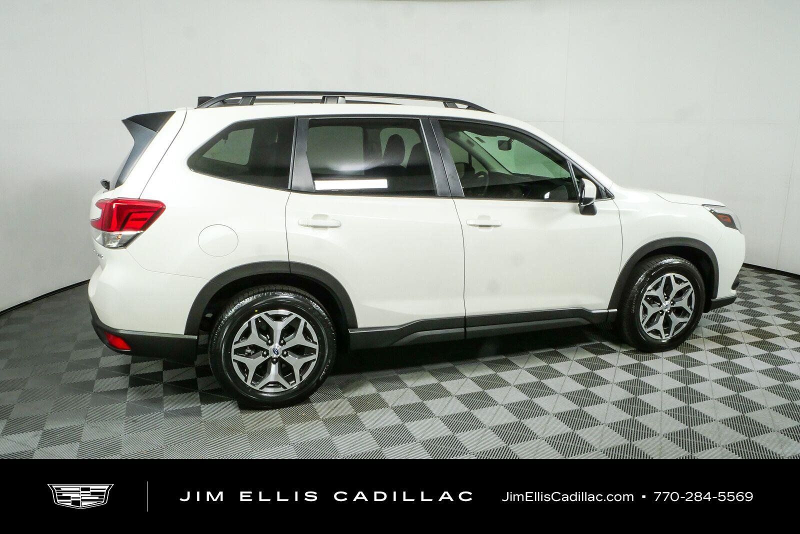 Used 2024 Subaru Forester Premium AWD/4WD image 2