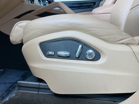 Used 2019 Porsche Cayenne AWD/4WD image 23