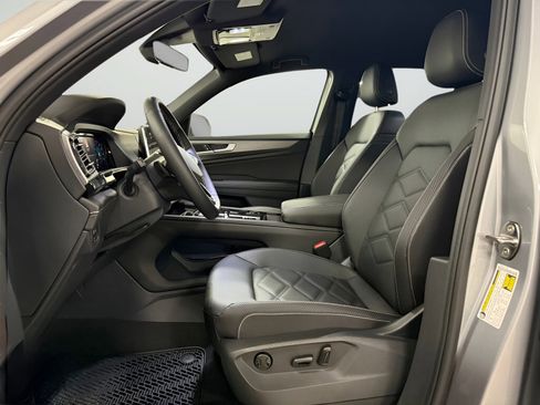 New 2026 Volkswagen Atlas Cross Sport SE image 18