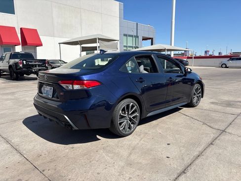 Used 2021 Toyota Corolla SE FWD image 2