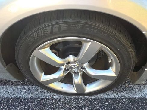 Used 2004 Nissan 350Z Touring RWD image 8