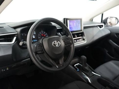Used 2025 Toyota Corolla LE image 17
