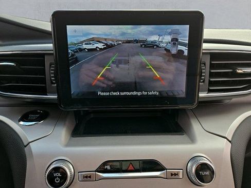 Certified 2024 Ford Explorer XLT w/ Equipment Group 202A AWD/4WD image 19