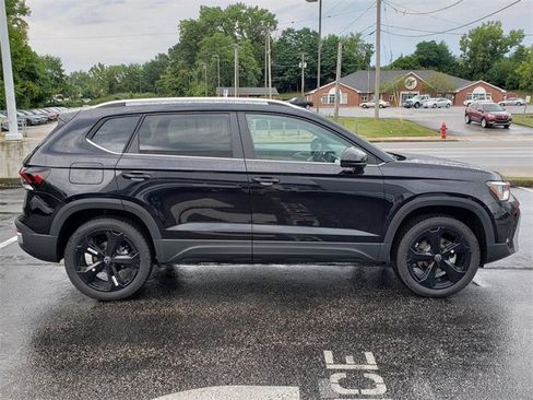 New 2025 Volkswagen Taos SEL image 2