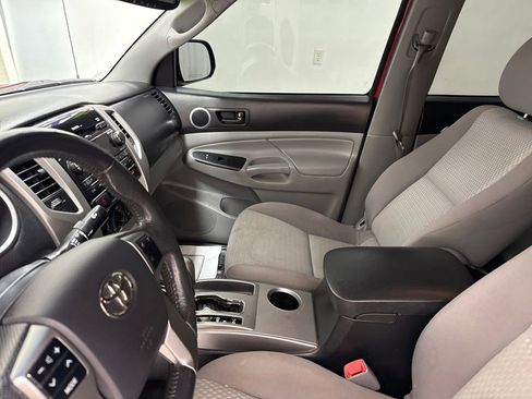 Used 2012 Toyota Tacoma PreRunner image 23
