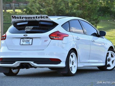 Used 2015 Ford Focus ST w/ Equipment Group 402A FWD image 5