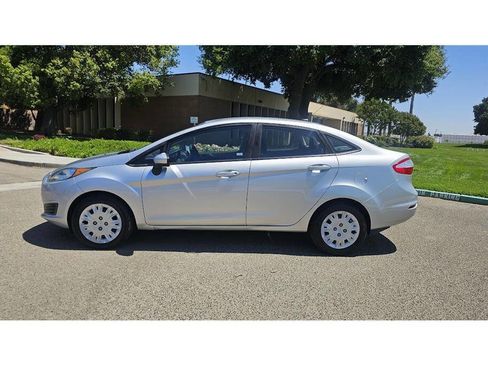 Used 2015 Ford Fiesta S image 4