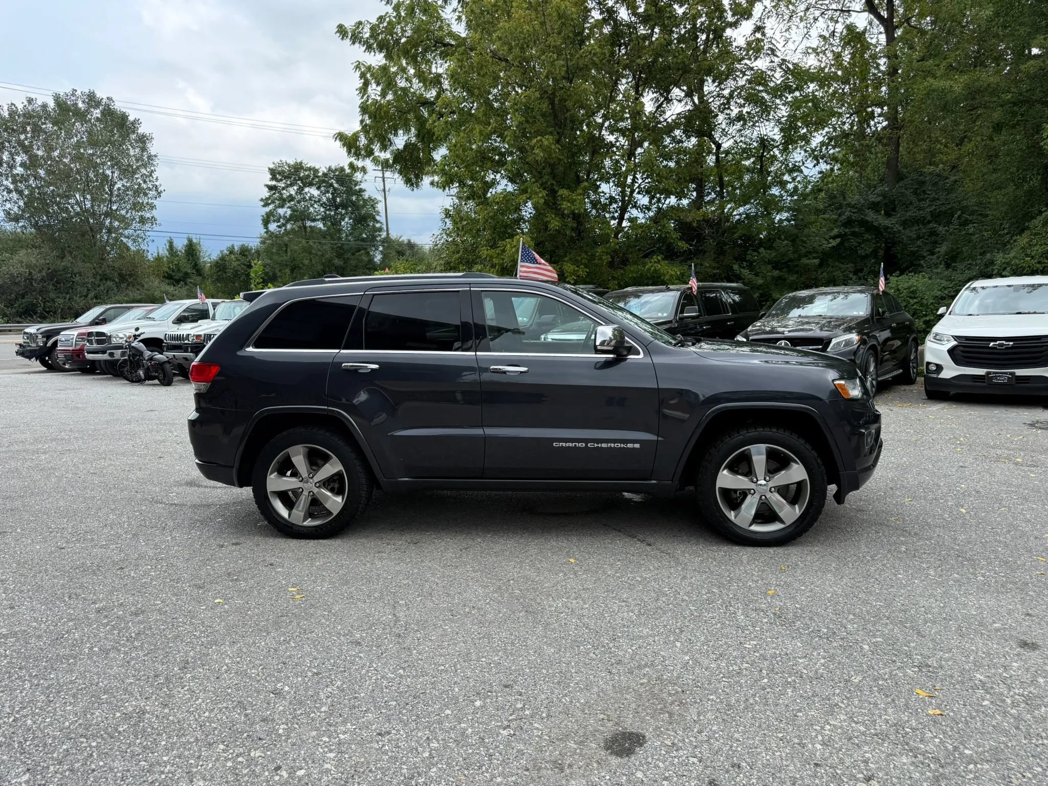 Used 2014 Jeep Grand Cherokee Overland AWD/4WD image 8