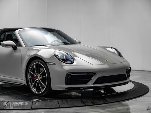 Used 2022 Porsche 911 Targa 4S AWD/4WD image 33