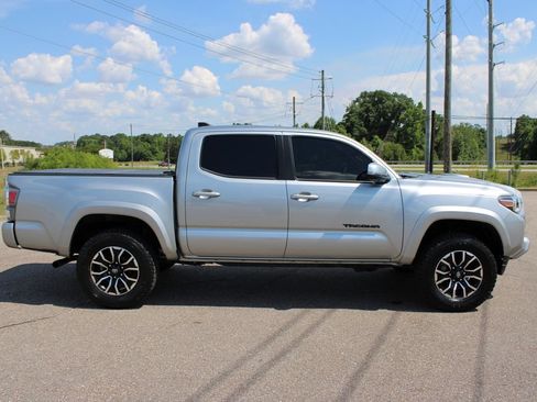 Used 2023 Toyota Tacoma TRD Sport w/ TRD Premium Sport Package AWD/4WD image 19