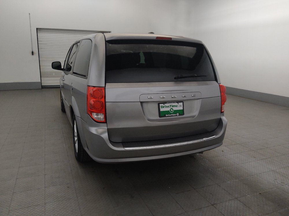Used 2016 Dodge Grand Caravan SXT w/ UConnect Hands-Free Group FWD image 6