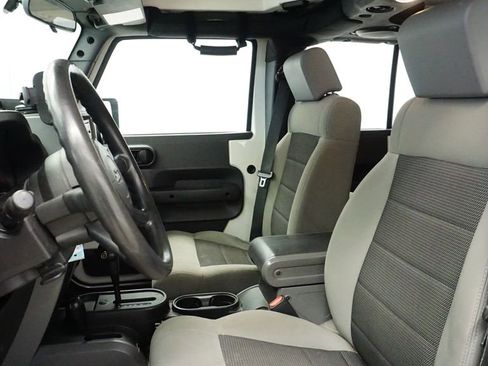 Used 2009 Jeep Wrangler X image 18