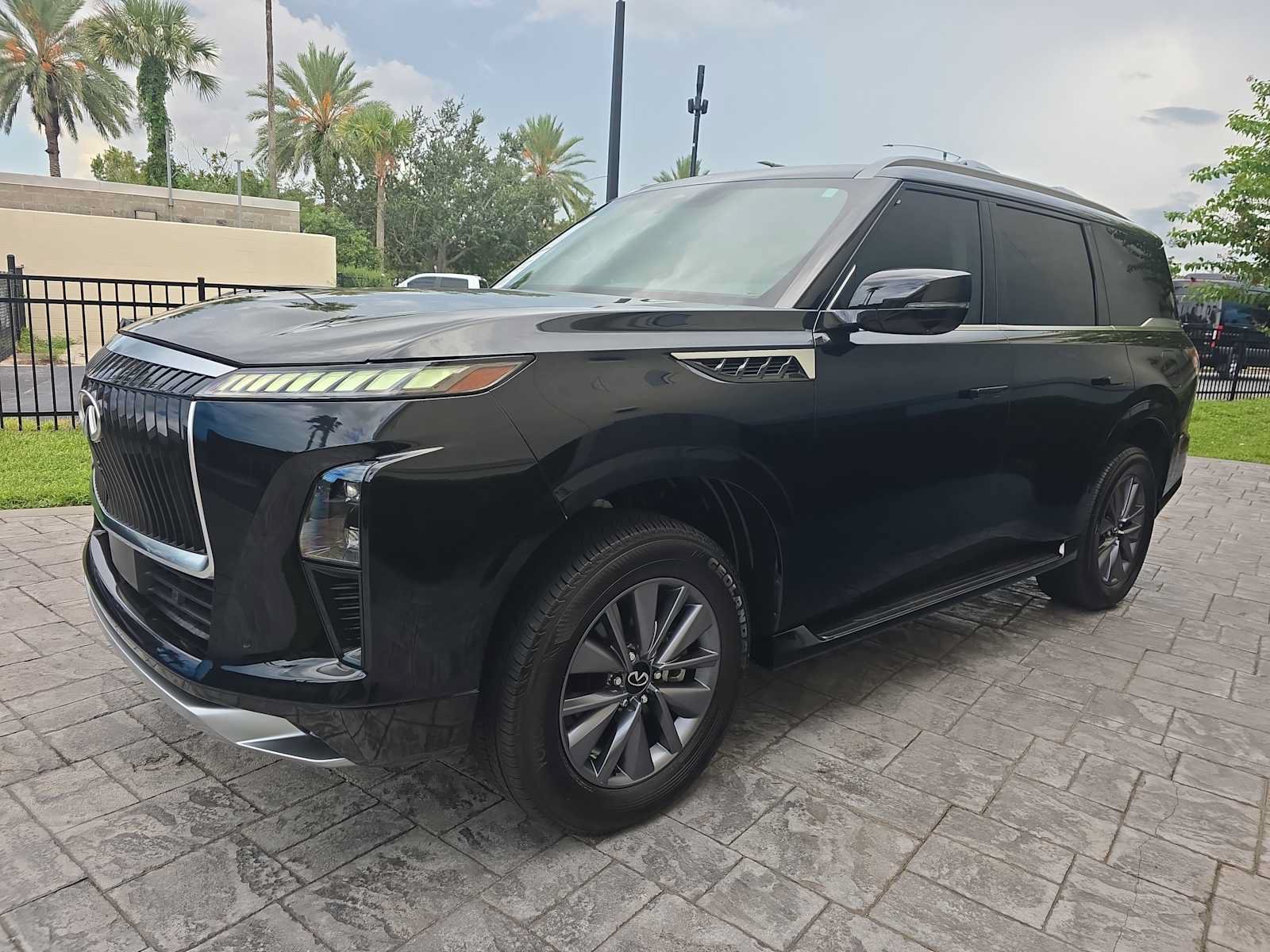 Used 2025 INFINITI QX80 Pure w/ Exterior Package RWD image 7